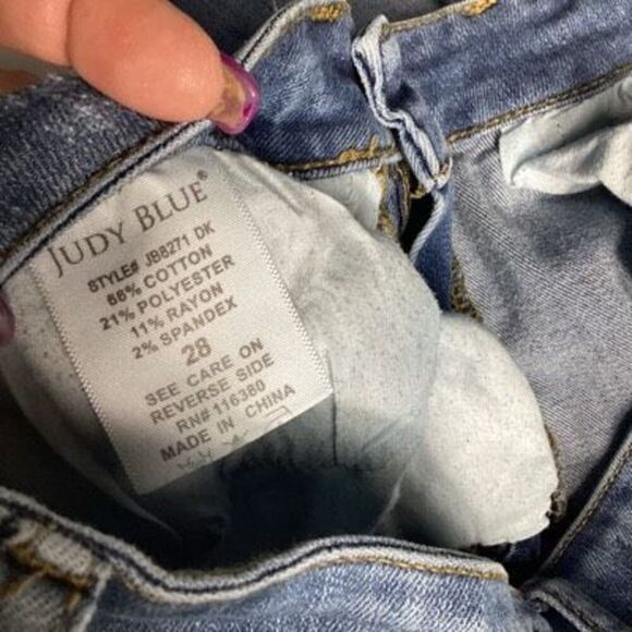 Judy Blue Women’s Mid Rise Tummy Control Destroyed Jeans Sz 28 - Picture 8 of 11